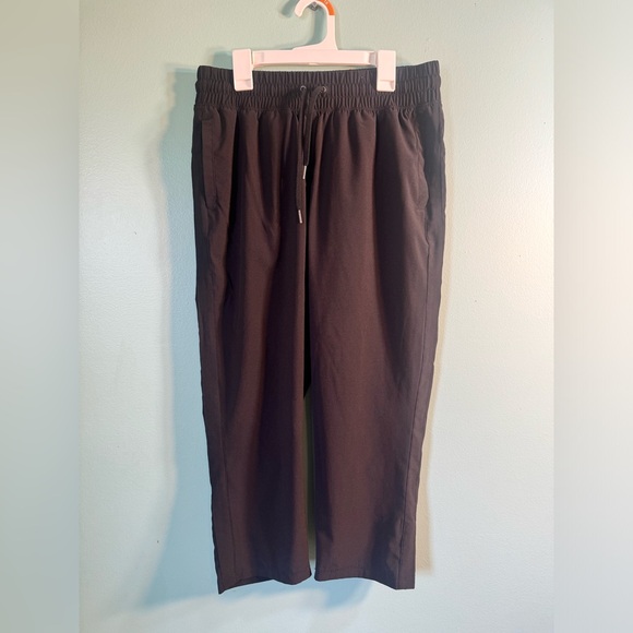 Tek Gear, women’s size small , cropped sport pant. - Picture 1 of 4